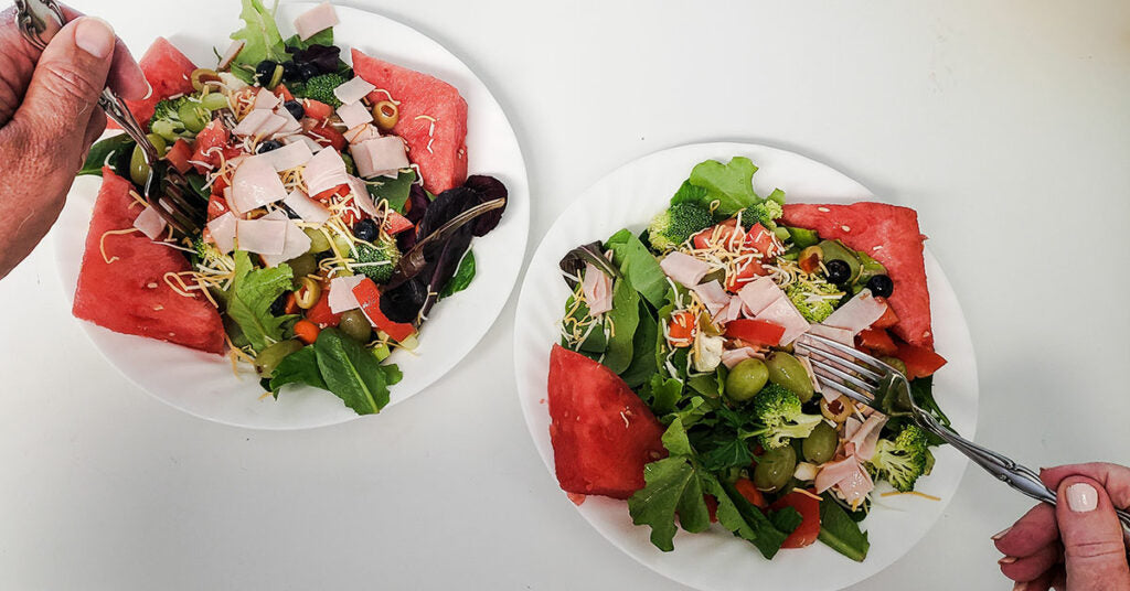 Is It Bad to Eat a Salad Before Bed?