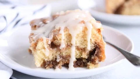 17 Super Delicious Cinnamon Cake Recipes For Snacks