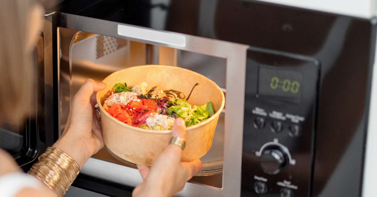 Can You Put A Metal Bowl In The Microwave? Cooking Detective